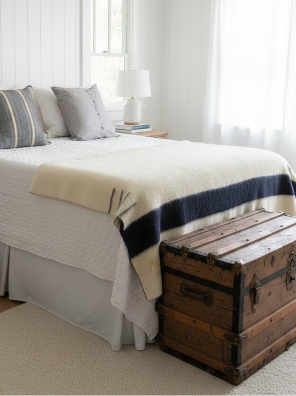 Rare Vintage 40’s / 50’s Cream & Black Hudson Bay 4 Point Blanket
